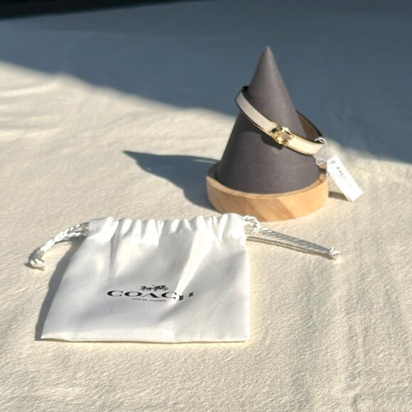 Coach Signature Oval Cream/Gold Hinged Bangle NWT - Picture 1 of 8